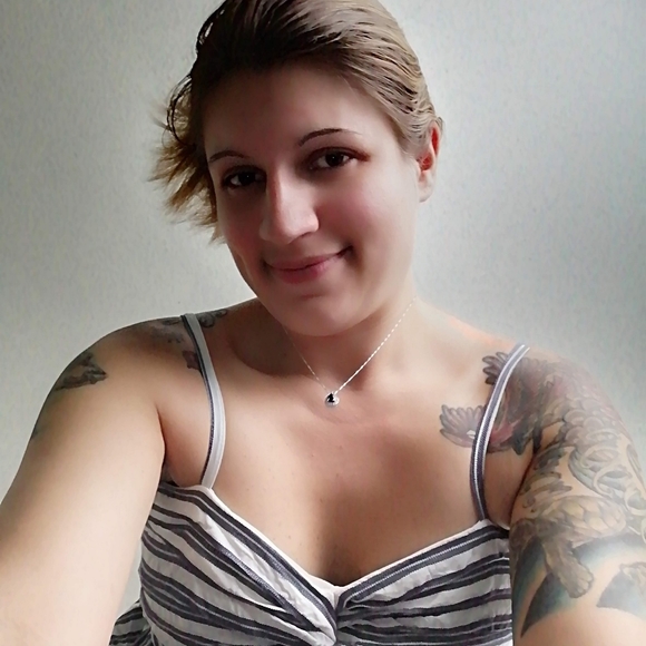 Express Babydoll/crop shirt size Medium - Picture 4 of 4